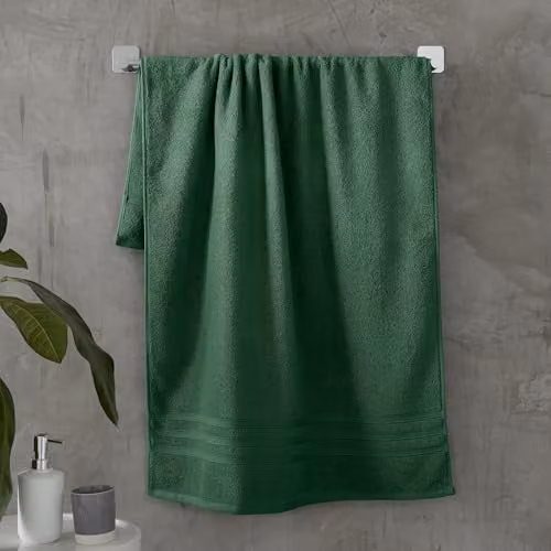 Catherine Lansfield Fluffy Cotton Bath Towel in Green, W/H: 70 x 120 cm
