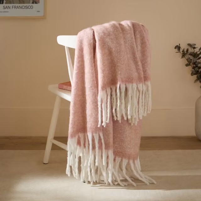 Furn Cozy Woven Tasselled Throw in Pink, W: 140 cm, D: 180 cm