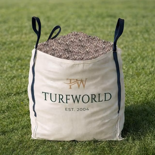 TurfWorld 10mm Natural Pea Gravel Bulk Bag 850kg in Beige, Brown and Multicolour Stone