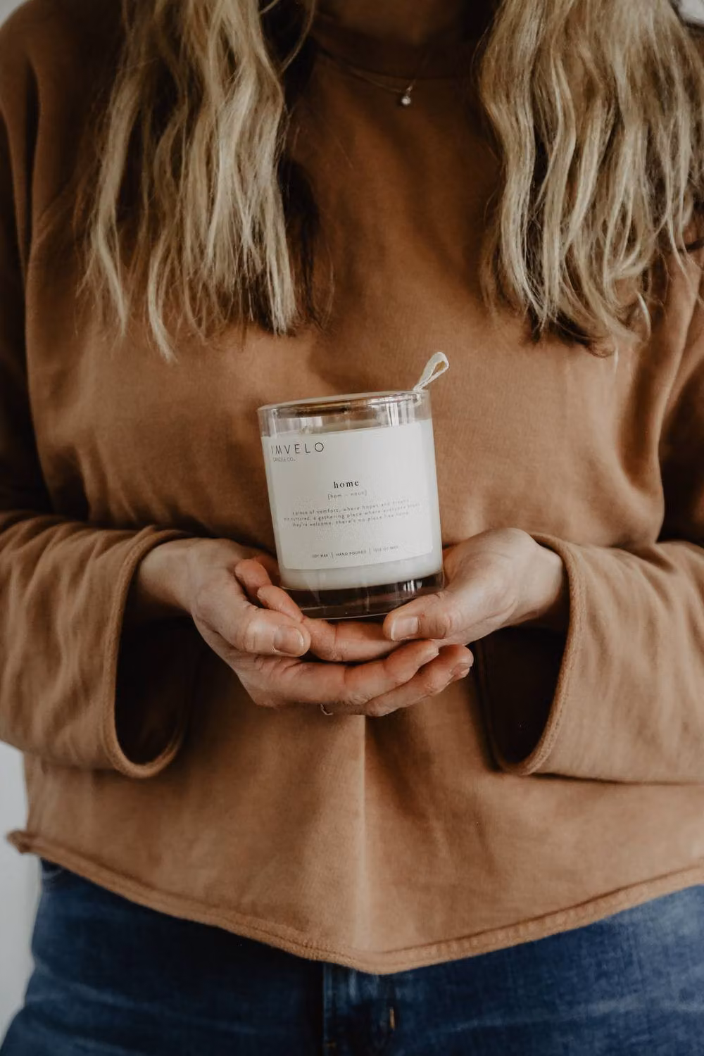 Imvelo Candle Co Definition Candle in White with Woodsmoke and Leather Scent – 2