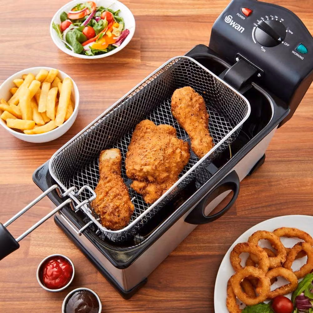 Swan 3 Litre Stainless Steel Deep Fat Fryer in Silver with Oil Cold Zone and Auto Shut-off – 3