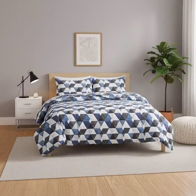 Snug City Triangle Geometric Print Duvet Set and Pillowcase in White, Single (90 x 200 cm)