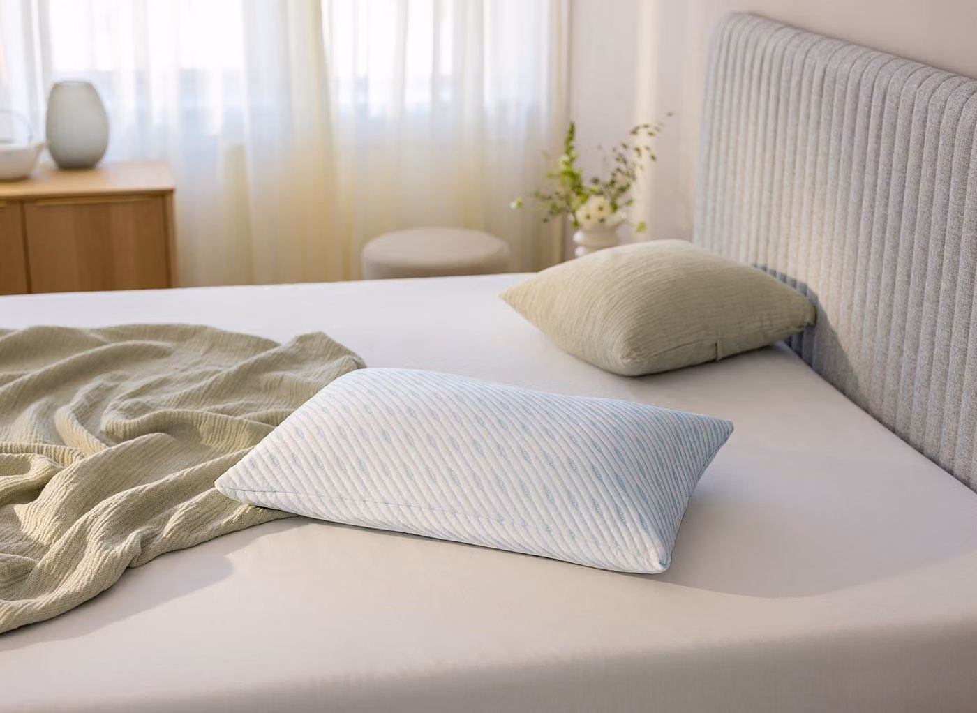 Tempur Prima Cooling Memory Foam Pillow in White