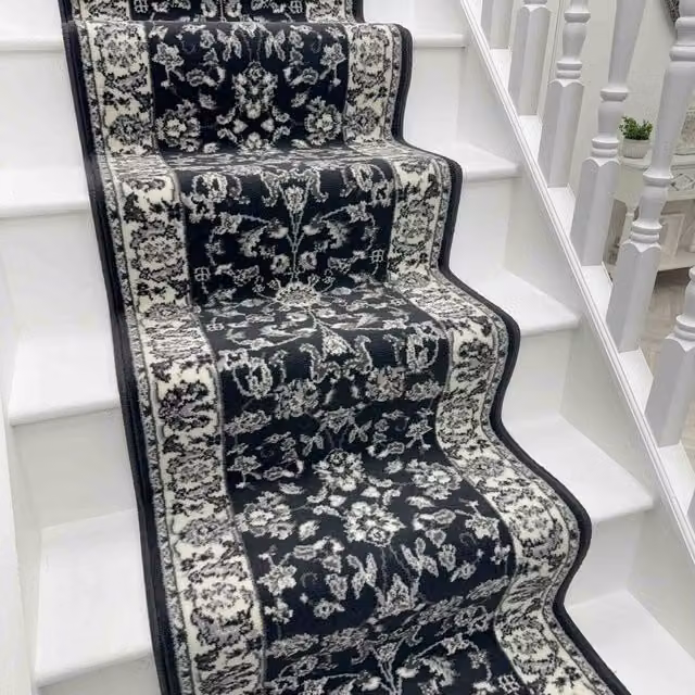 runrug Traditional Stair Runner Carpet in Dark Grey, W: 70 cm, L: 570 cm
