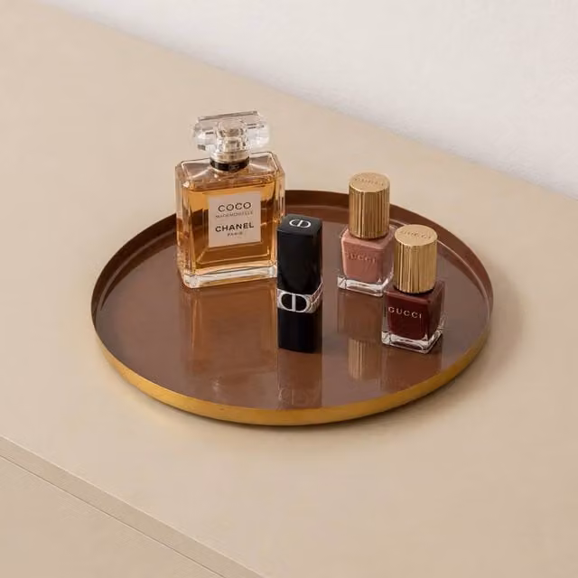 Melody Maison Round Metal Display Tray in Brown and Gold – 1