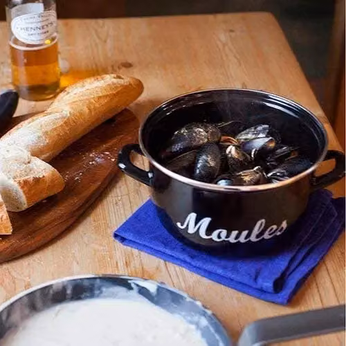 KitchenCraft World of Flavours Enamel Mussel Pot in Black or Grey, Diameter: 18 cm – 7