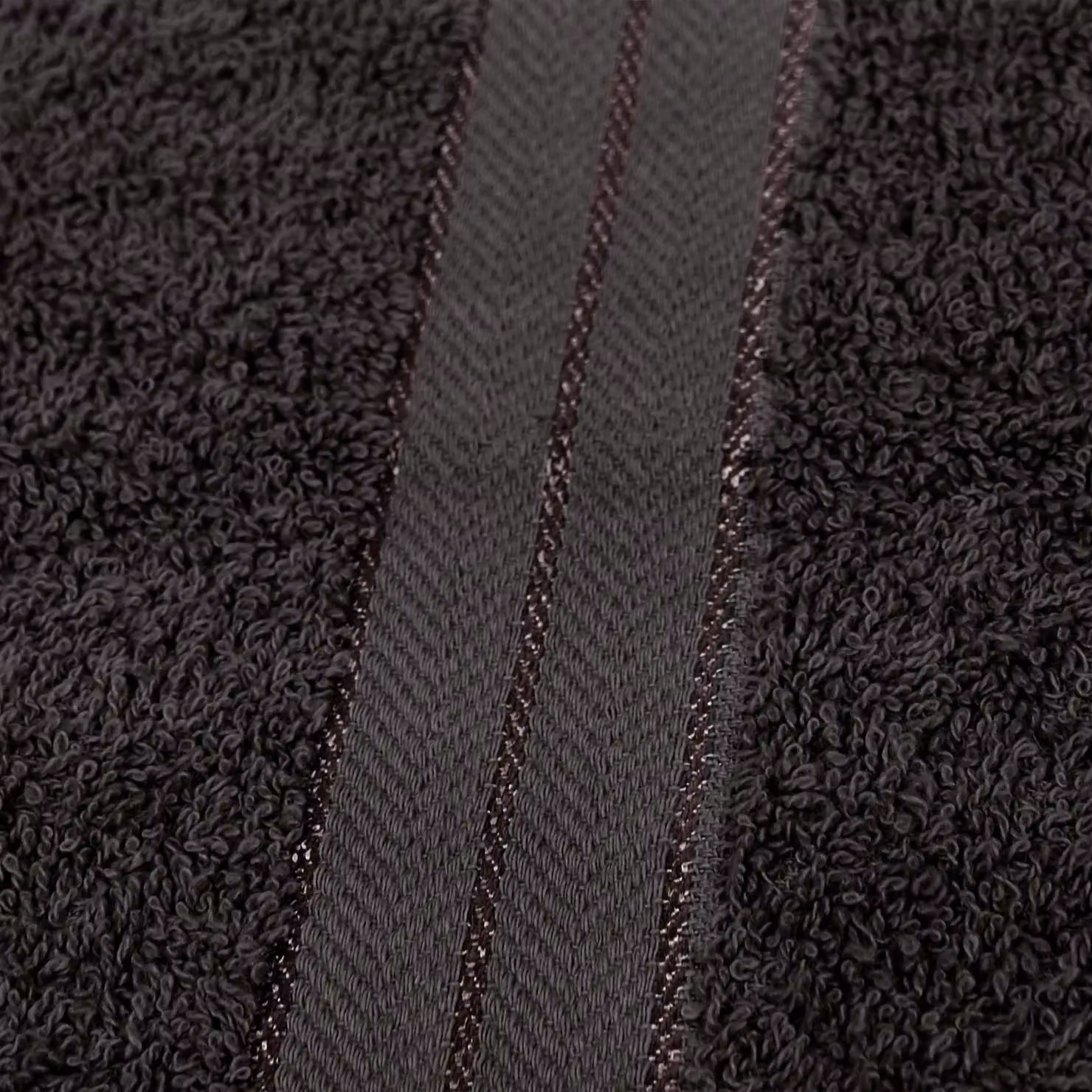 OHS 4 Pack of Fluffy 100% Cotton Terry Bath Towels in Anthracite Grey – 5