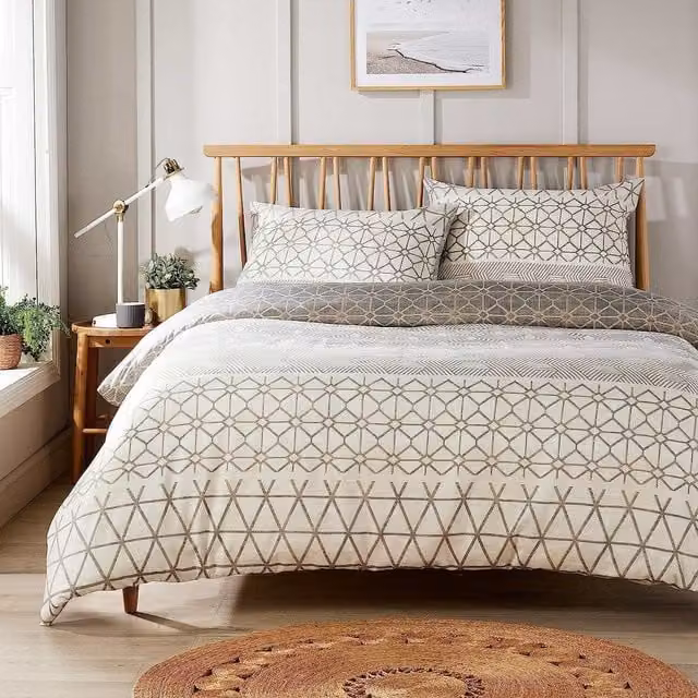 NewEdgeBlinds Graphic Cotton and Polyester Duvet Cover in Beige and Yellow, 180 x 200 cm
