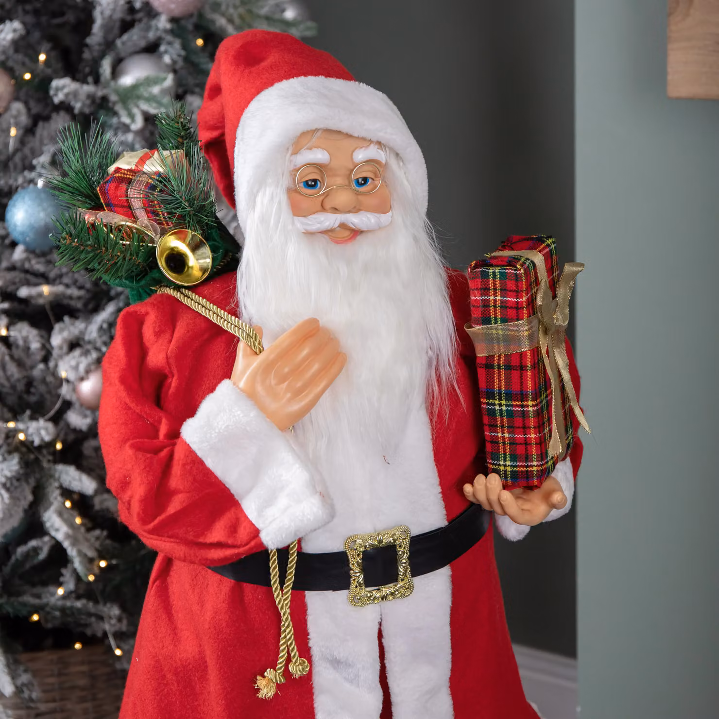 Samuel Alexander Classic Red Standing Santa Claus Christmas Decoration with Gift Sack, Height: 110 cm – 3
