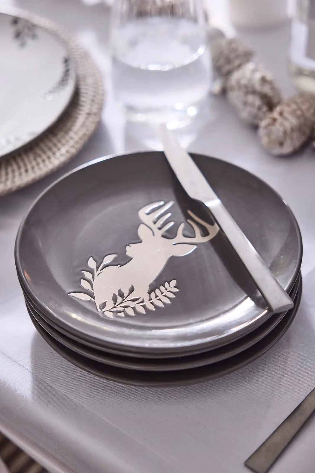 Dibor Set of 6 Grey Stag Head Stoneware Christmas Side Plates, Diameter: 21 cm – 2