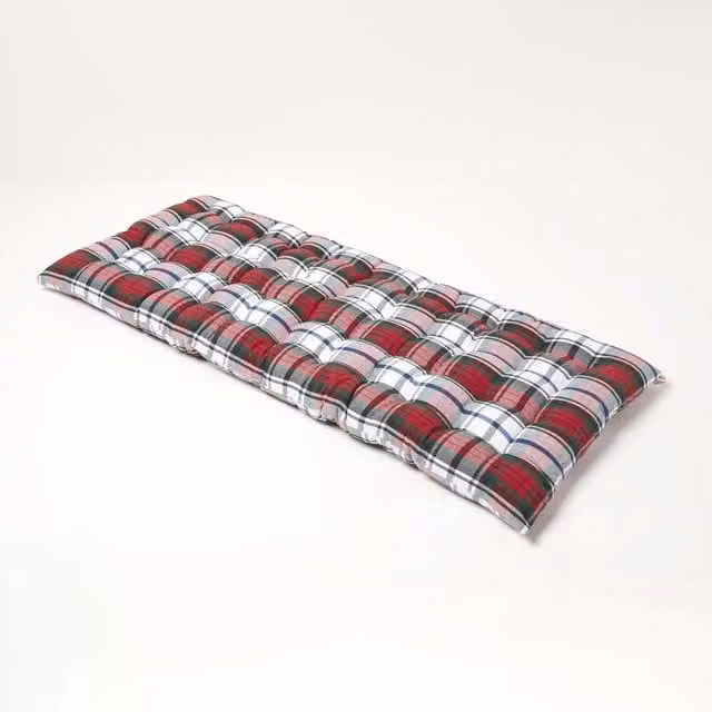 Homescapes Luxury Cotton Tartan Garden Bench Cushion in Red Macduff, Width: 108 cm