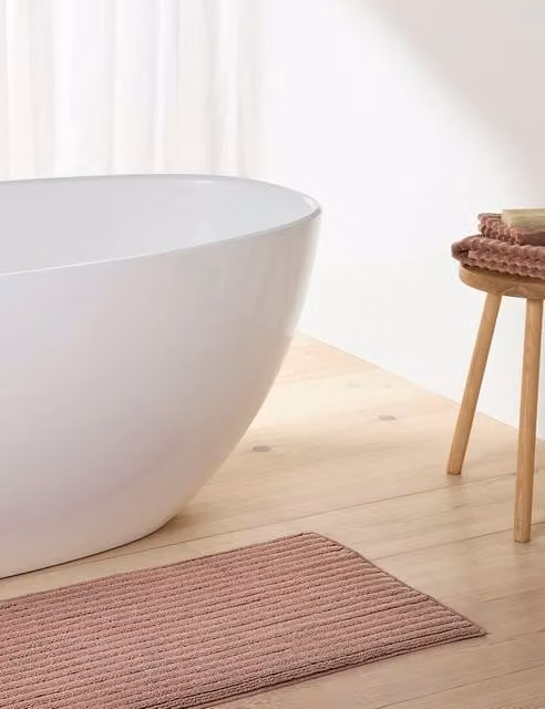 Bedfolk Pure Cotton Ribbed Plush Bathmat in Red