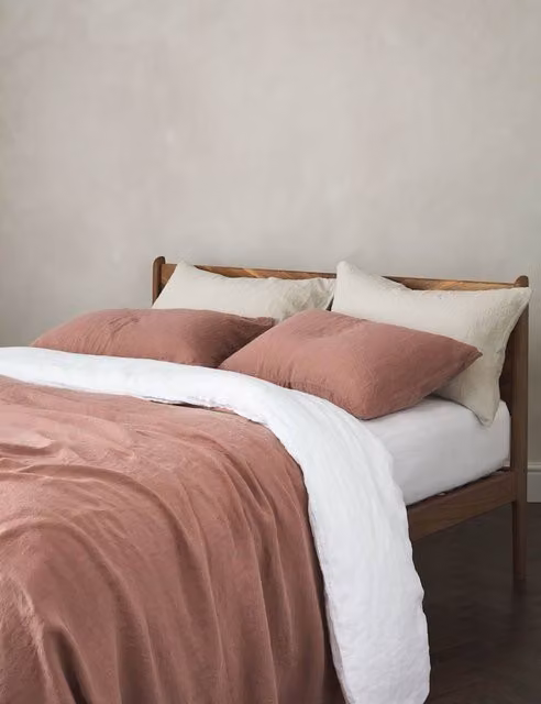 Bedfolk Pure Linen Relaxed Duvet Cover in Red