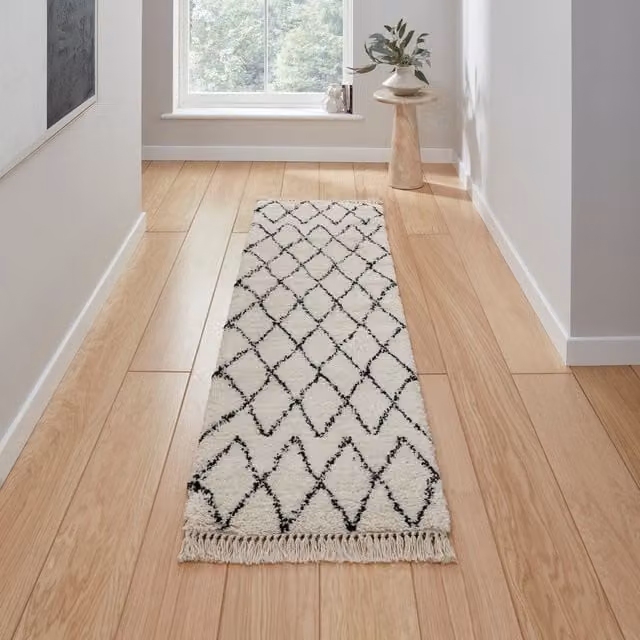 Terrys Boho Shaggy Runner Rug in White and Black, W/D/H: 60 x 230 cm