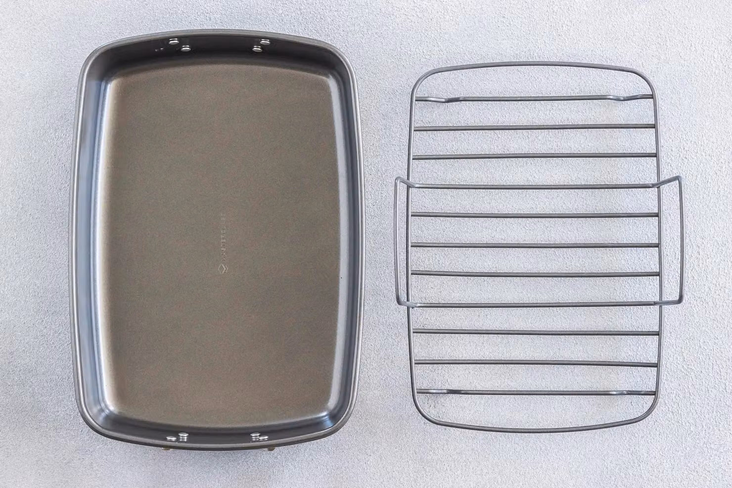 MasterClass Non-Stick Carbon Steel Roasting Dish with Rack, Grey, W: 40 cm, D: 28 cm, H: 7.5 cm – 7