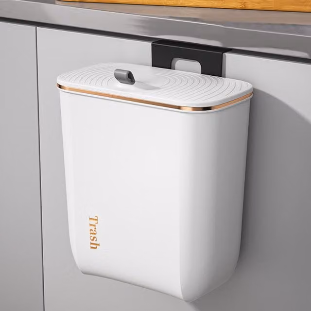 Livingandhome Hanging Wall Mounted Waste Bin with Flip Lid, White, 9l