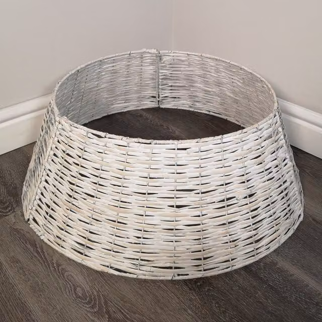 Samuel Alexander White Wash Wicker Rattan Christmas Tree Skirt – 1