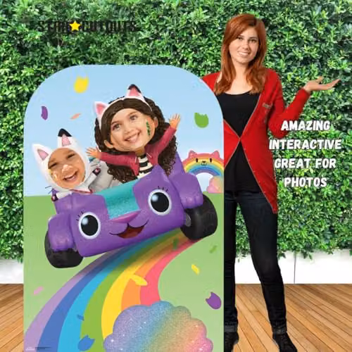 Star Cutouts Gabby’s Dollhouse Carlita and Pandy Paws on Rainbow Stand-In Multicolour Lifesize Cardboard Cutout, Height: 131 cm – 2