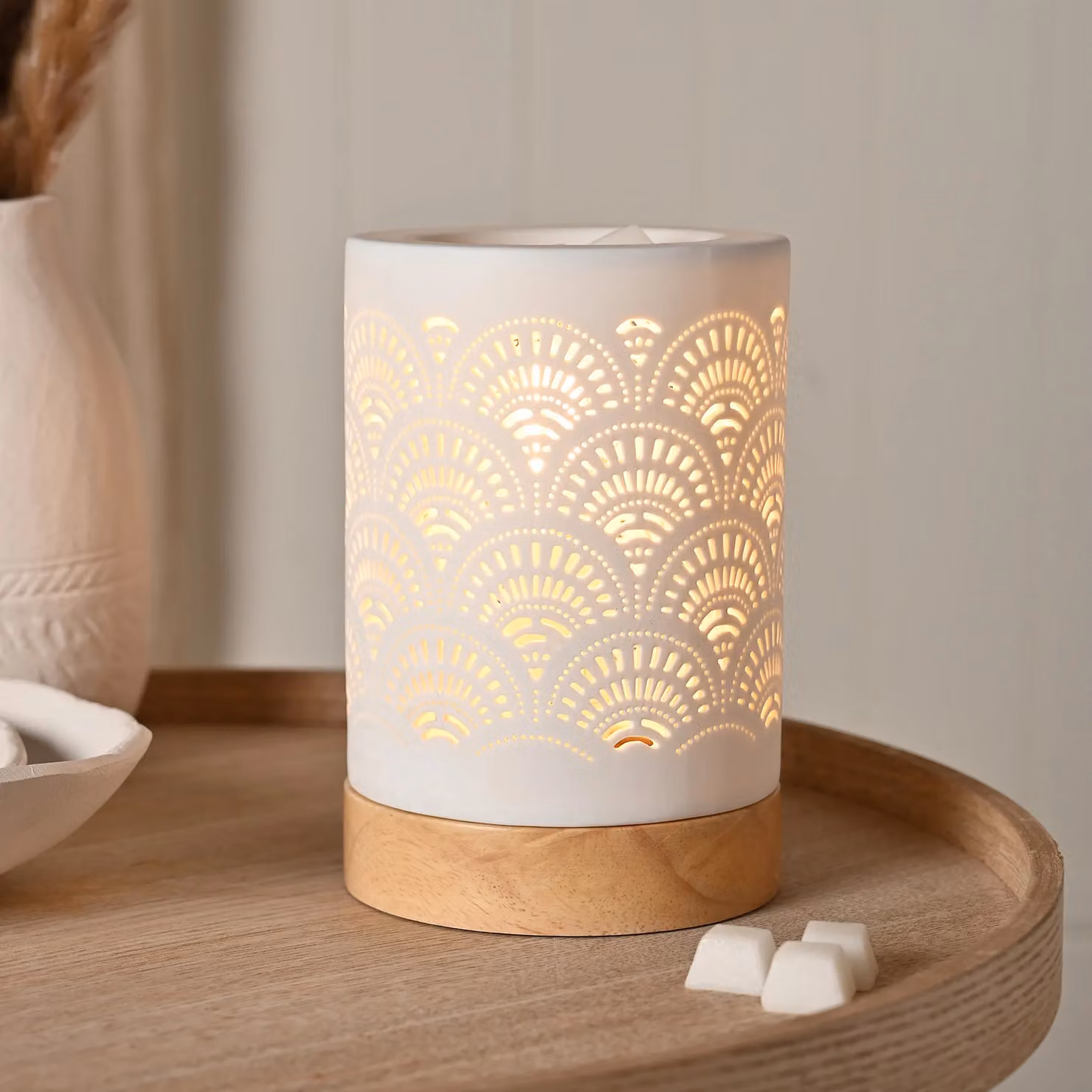 Widdop and Co. Hestia White Lace Aromatherapy Tabletop Lamp with Ceramic and Wood Finish – 3