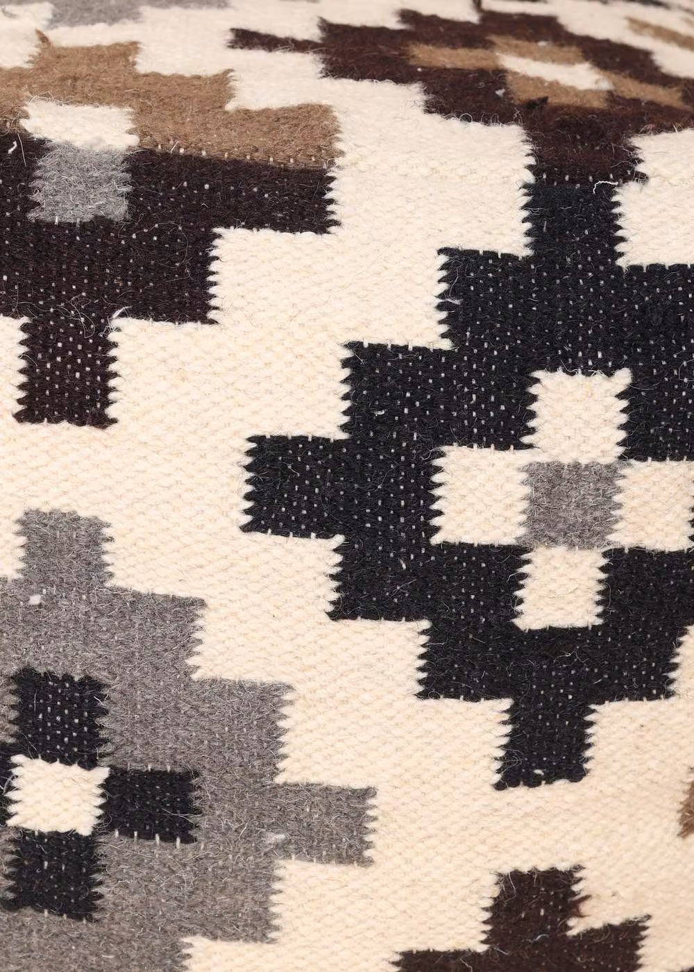 Kaikoo Ikat Wool Cube in Beige – 3