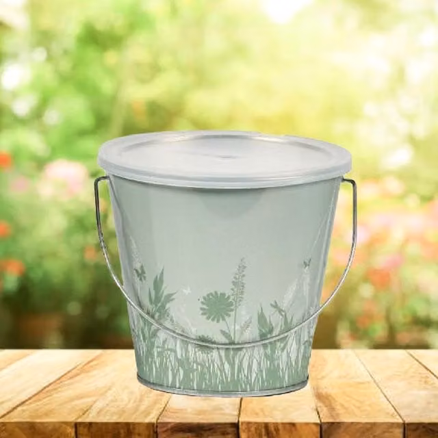 Zero In Large Citronella Bucket Candle in Green with Floral Scent