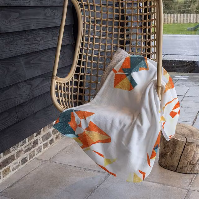 Benjamin Tate Design Autumn Geometric Fleece Blanket in Orange, Beige and Multicolour, W/D/H: 120 x 150 cm – 1
