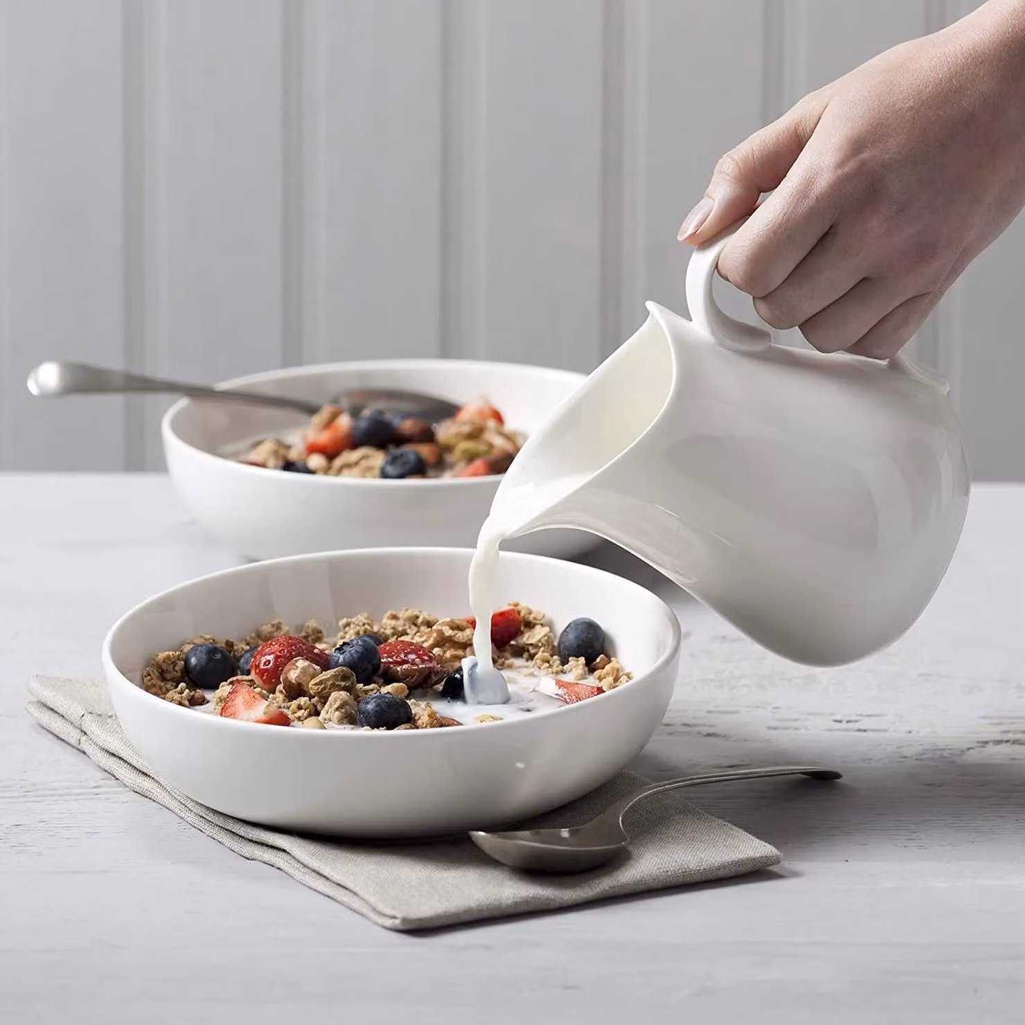 WM Bartleet & Sons Traditional Porcelain Milk Jug, White, 300ml – 2
