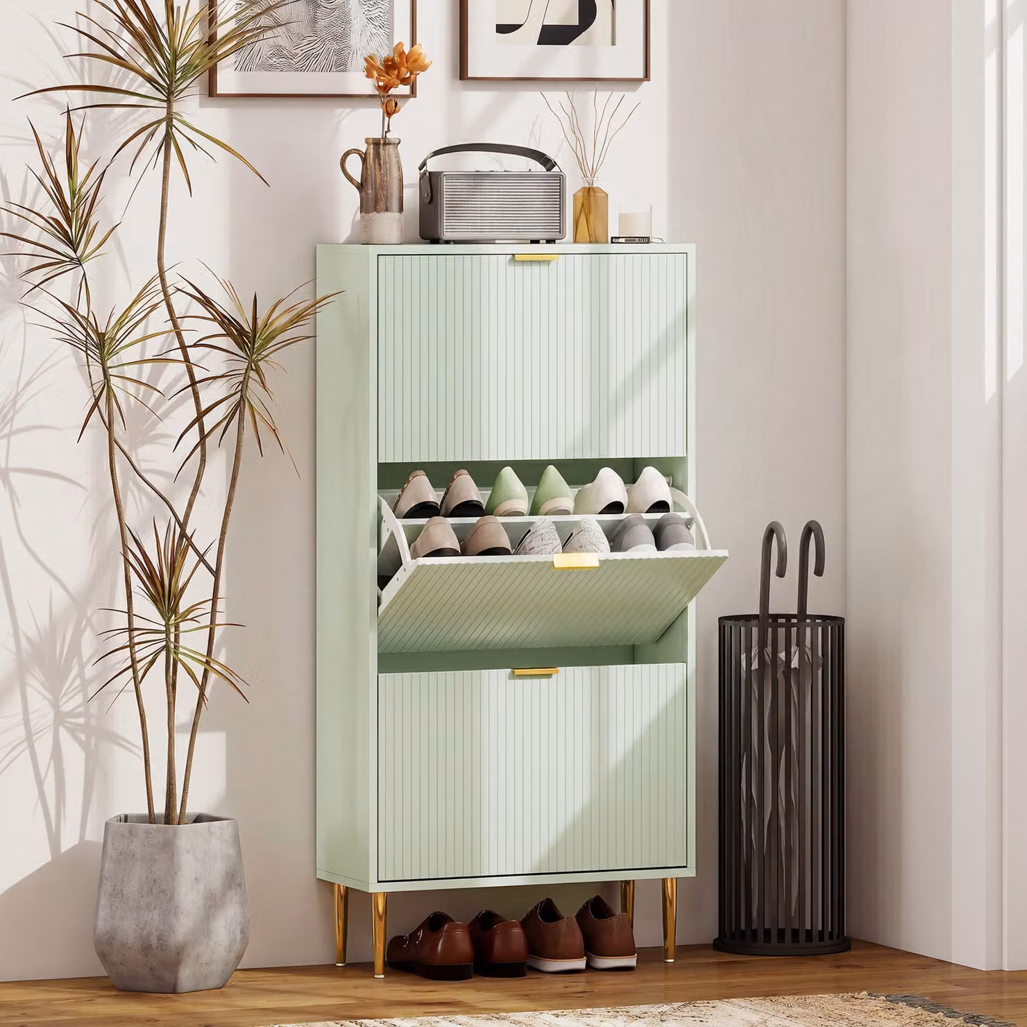 HOMCOM Modern Green and Gold Freestanding Hallway Shoe Cabinet with Tilting Compartments and Metal Details, W/D/H: 122.5 x 20.3 x 60.0 cm – 2