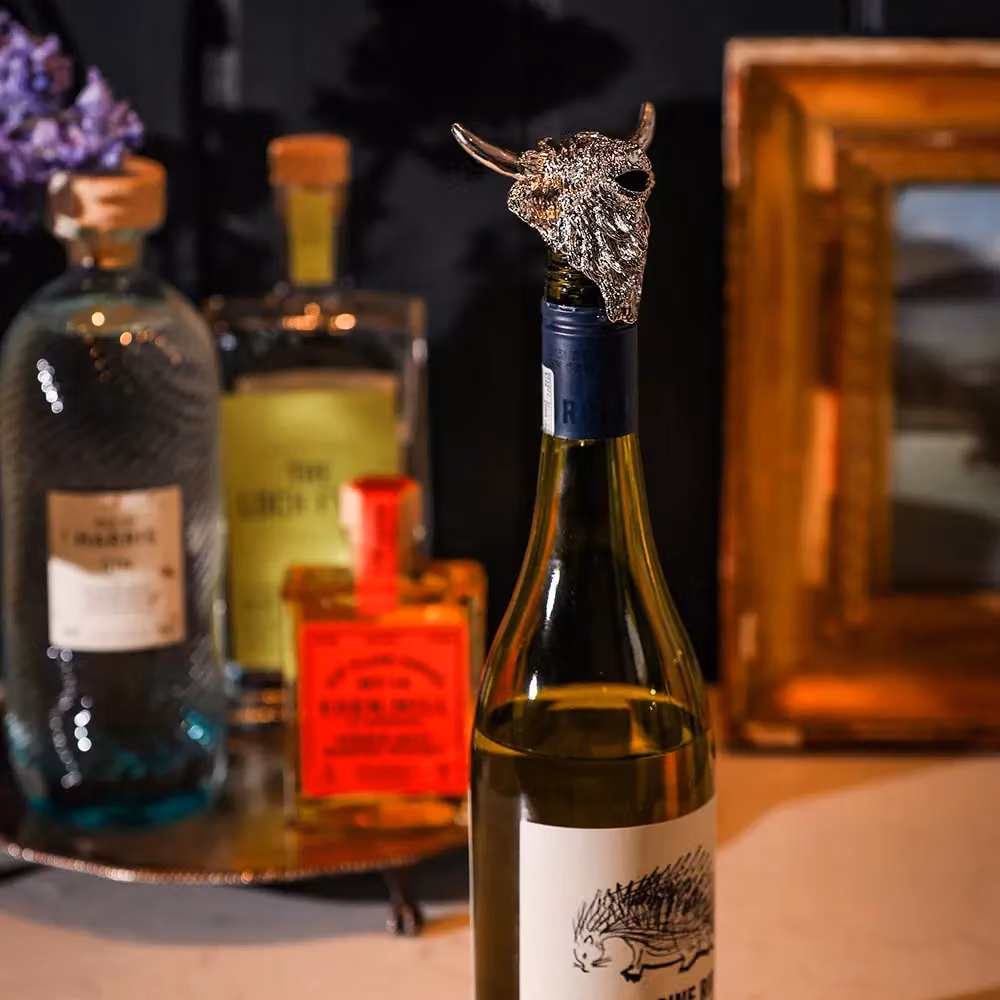 Selbrae House Highland Cow Wine Bottle Pourer in Silver – 2