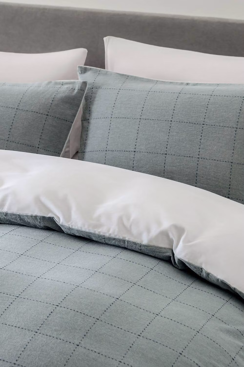The Linen Consultancy Lazy Linens Soft Squares Reversible Duvet Cover Set in Blue and White, Cotton and Half Linen, 200 x 200 cm – 2