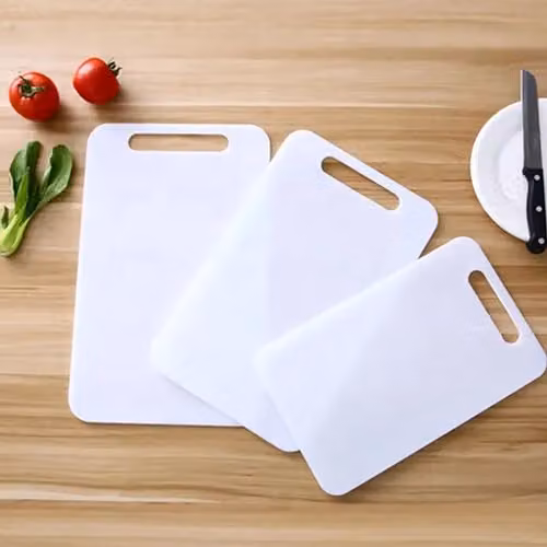 KAV Masterclass Durable Plastic Cutting Board in White with Handle, W: 33 cm x D: 20 cm – 3