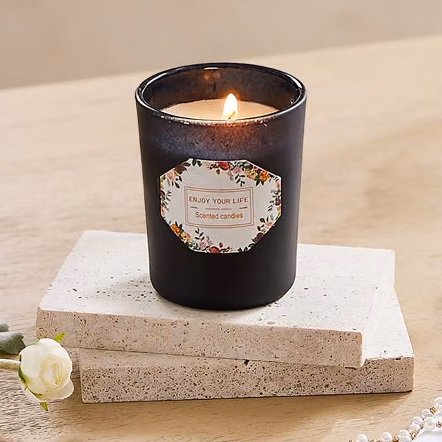 Livingandhome Blackberry and Laurel Scented Soy Wax Candle in a Transparent Glass Jar