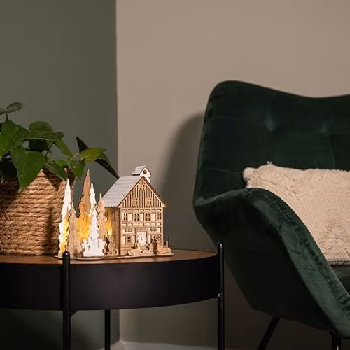 Samuel Alexander Battery Operated Light Up Wooden House Scene with Christmas Trees and Warm White LEDs in Brown and White, Height: 16 cm – 3