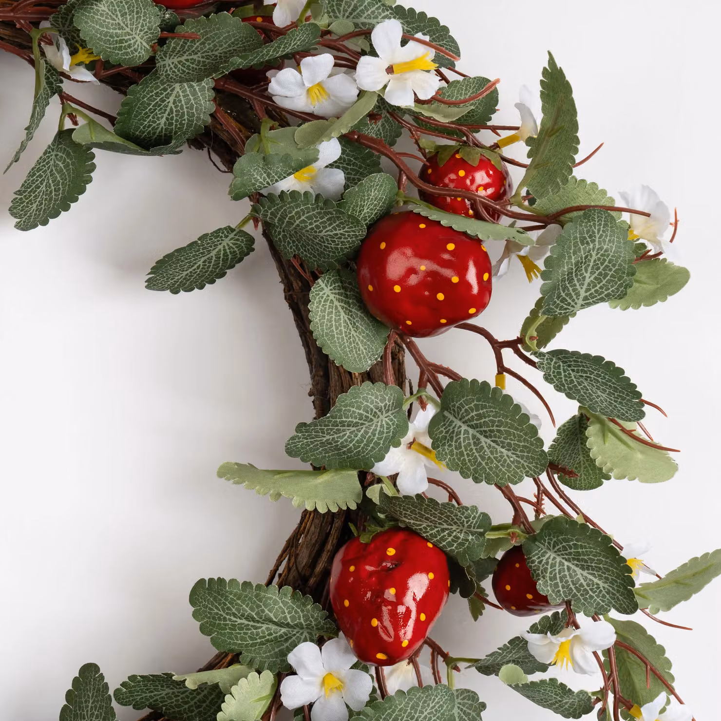 Scottish Everlastings Ltd Red Strawberry Floral Hanging Wreath, Diameter: 55 cm – 2