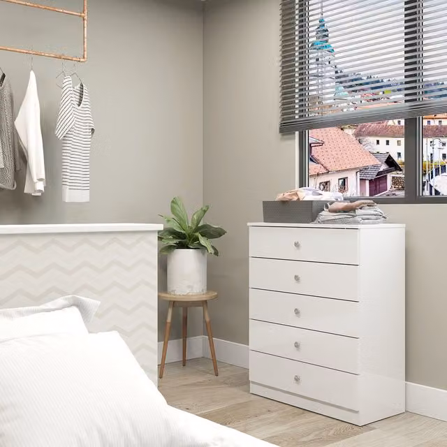 Seconique Denver 5 Drawer Chest in White Glossy Finish