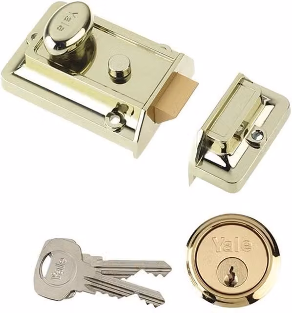 Yale 77 Traditional Nightlatch in Gold