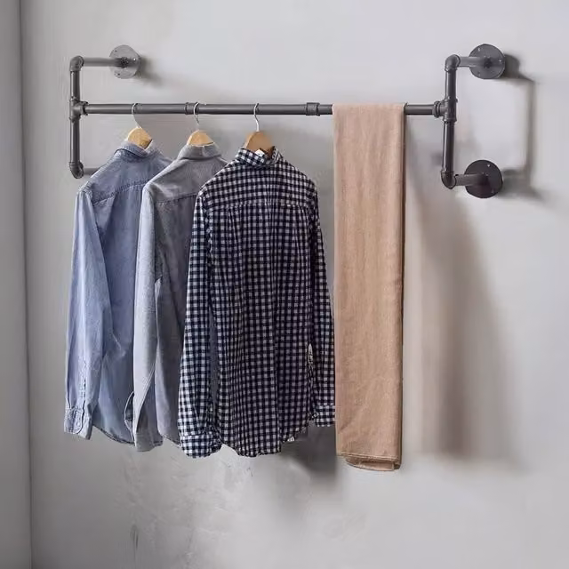 Pirlo Plush Industrial Heavy Duty Wall-Mounted Metal Clothes Hanging Rail in Matt Black, W: 109 cm, H: 31 cm, D: 25 cm