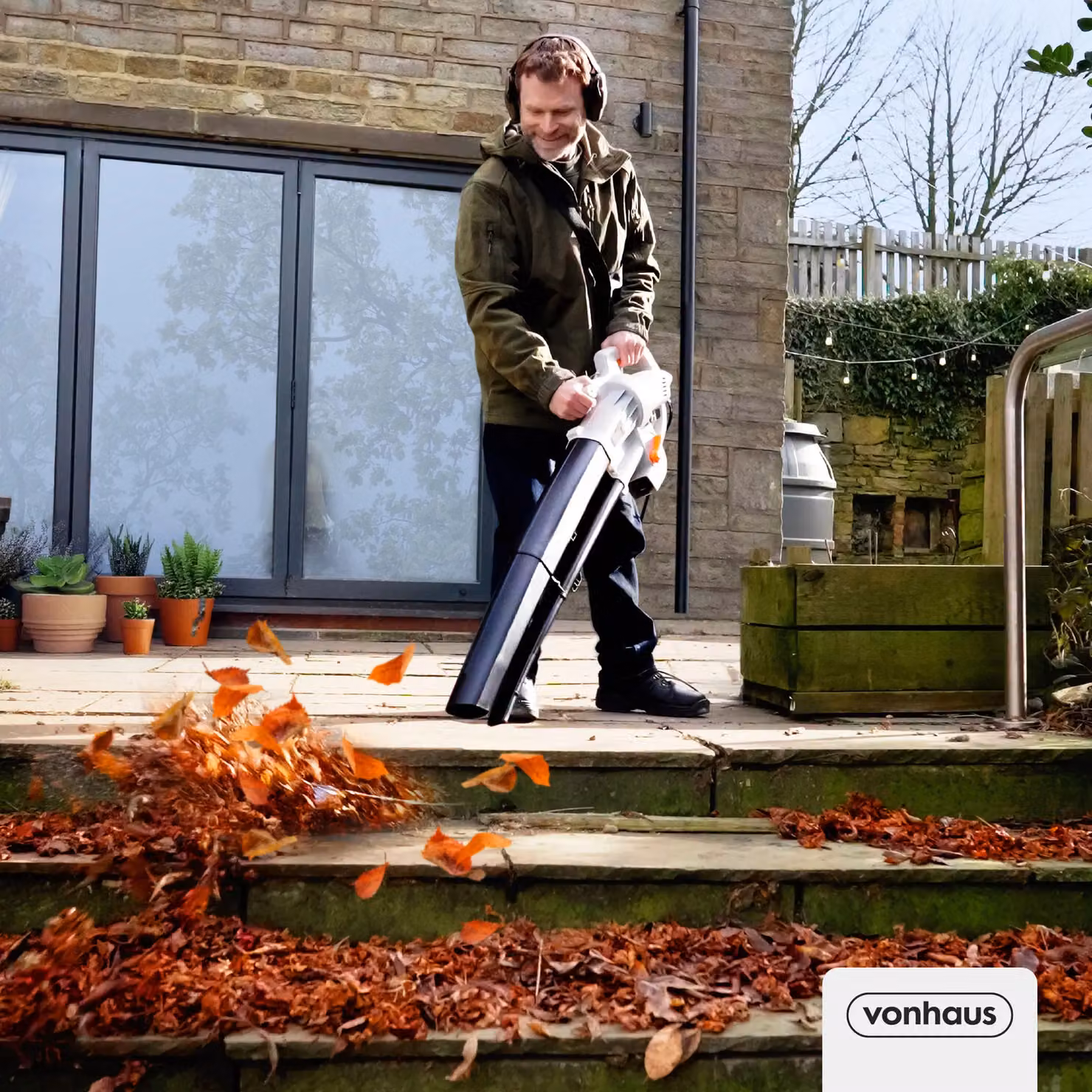 VonHaus 3000W Corded Leaf Blower and Vacuum in Black – 5