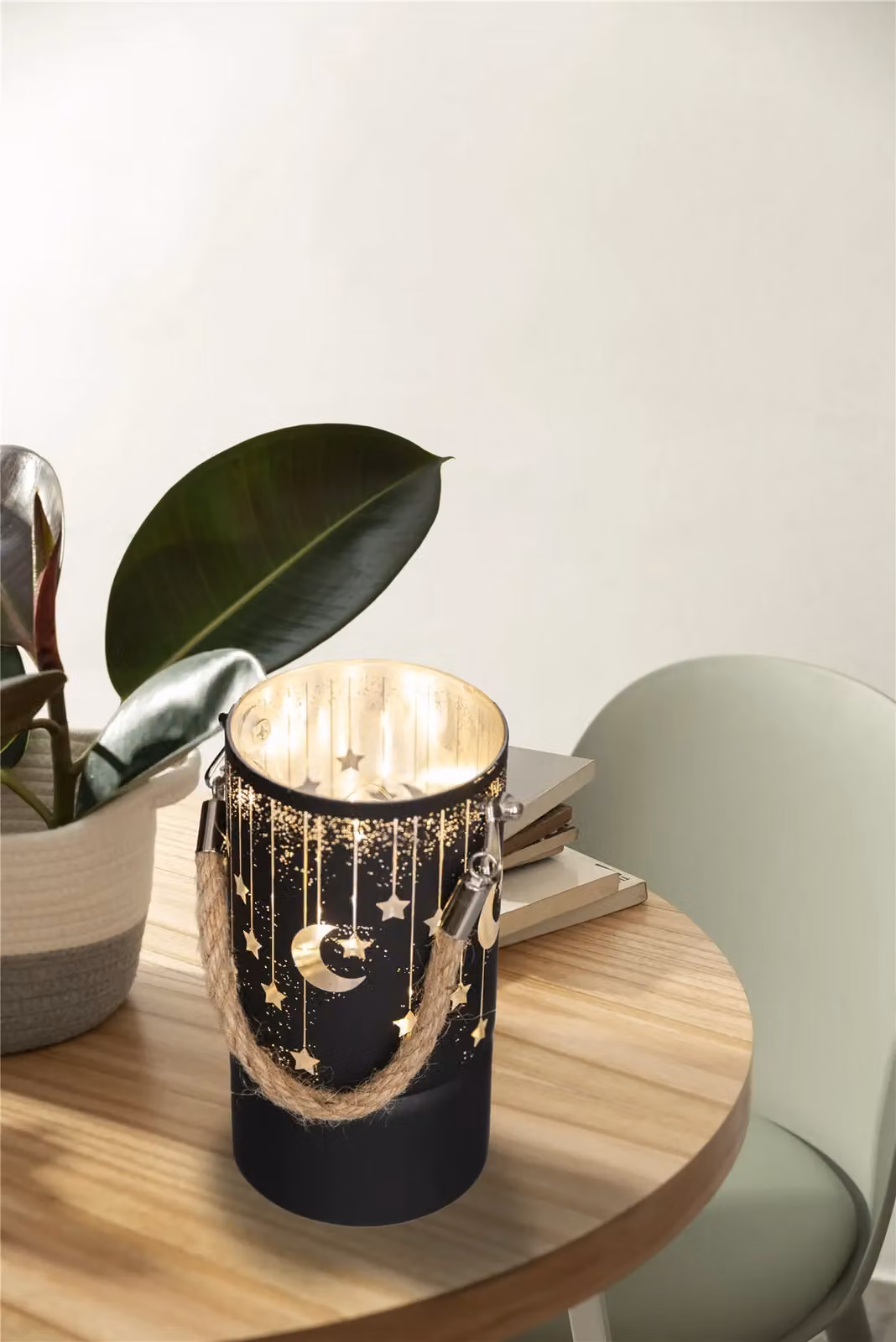 Shatchi Black and Gold Christmas Decorated LED Glass Lantern Vase with Moon and Stars Design, Height: 22 cm – 7