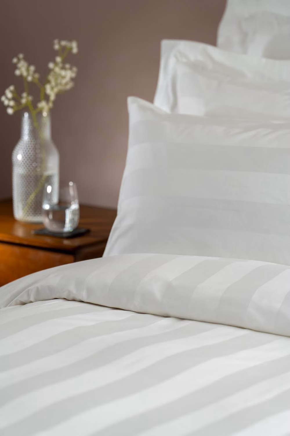 Soak&Sleep White 600 Thread Count Dobby Stripe Egyptian Cotton Double Fitted Sheet, W: 140 cm, D: 200 cm, H: 40 cm – 1