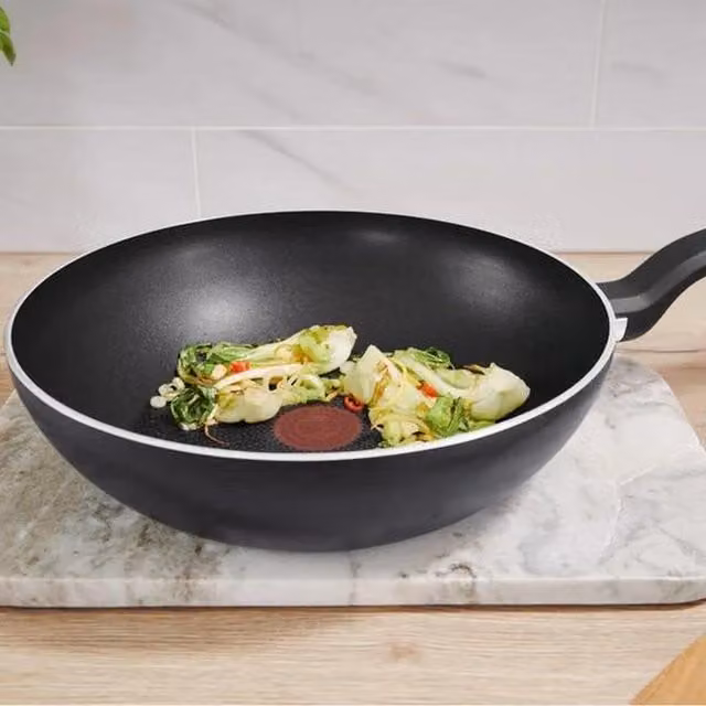 Tefal Titanium Force Non-Stick Thermo-Spot Wok, 28cm, Black