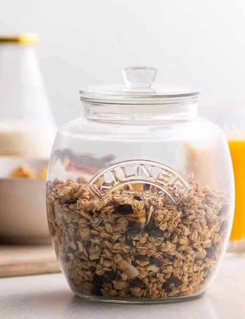 Kilner Set of 2 Airtight and Leakproof Round Glass Storage Jars in Transparent