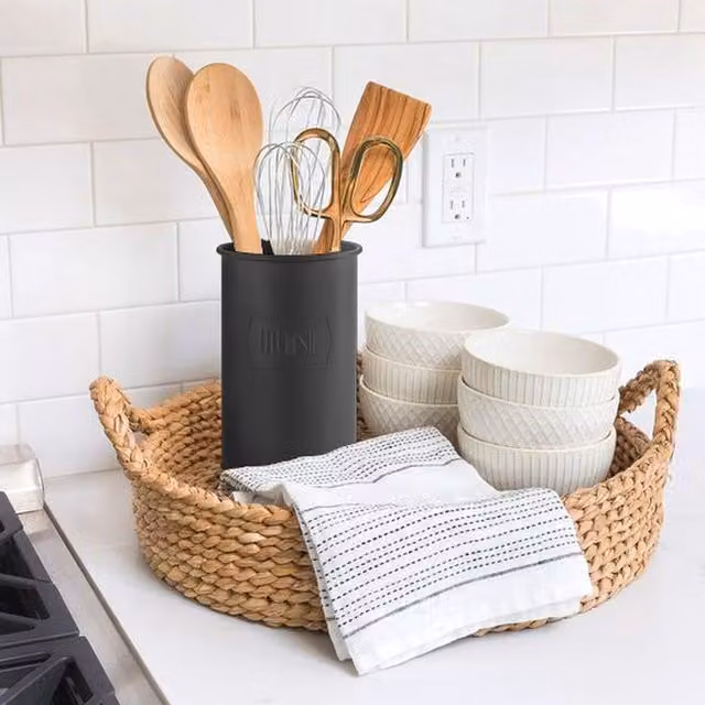 The Mia Freestanding Metal Utensil Jar in Black, W/D/H: 11.0 x 17.0 x 11.0 cm – 1