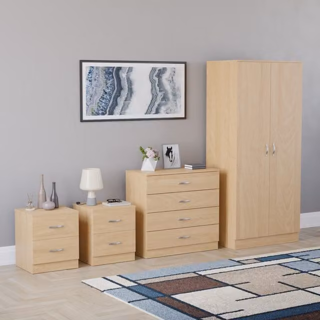 Vida Designs Riano 4 Piece Modern Bedroom Set in Pine