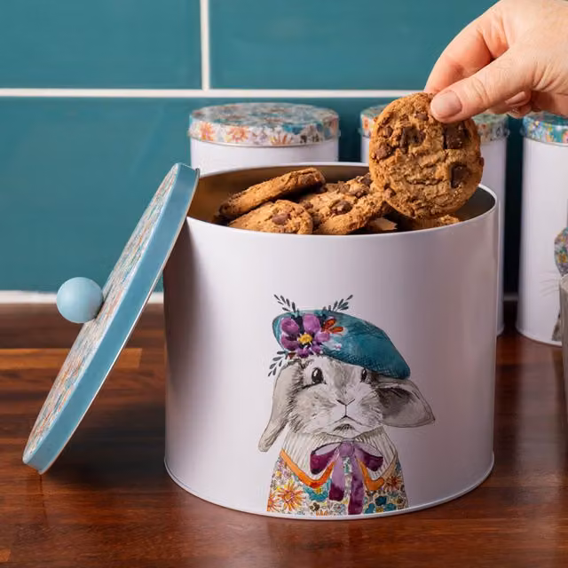 Mikasa Tipperleyhill Large Rabbit Biscuit Tin with Lid, White Metal, 3.5 l, W: 18 cm, H: 20 cm