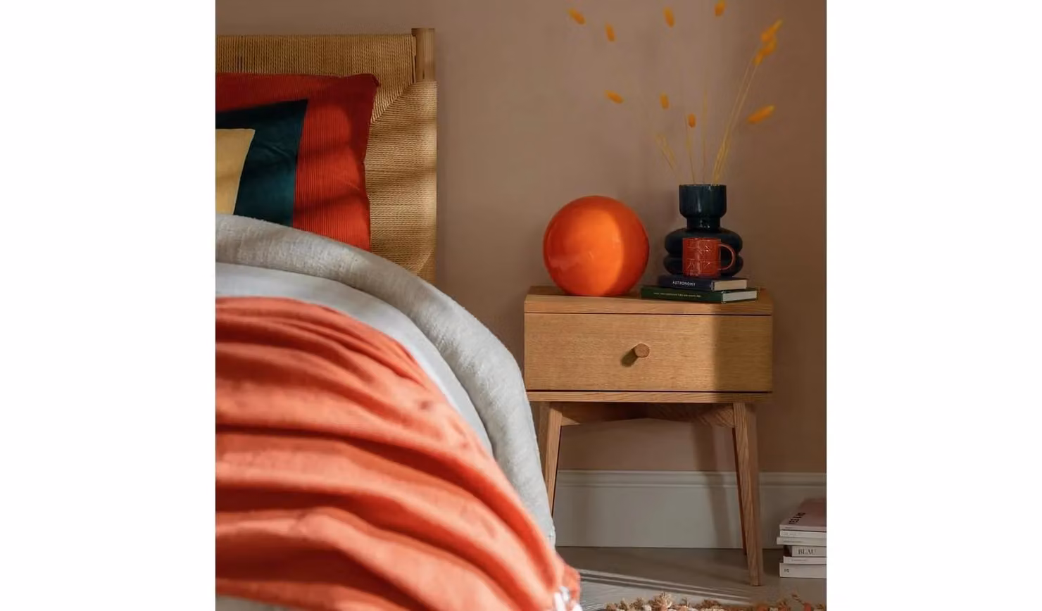 Kirk Oak 1 Drawer Bedside Table in Natural Oak Wood, Brown, W: 40 cm, D: 40 cm, H: 51.5 cm