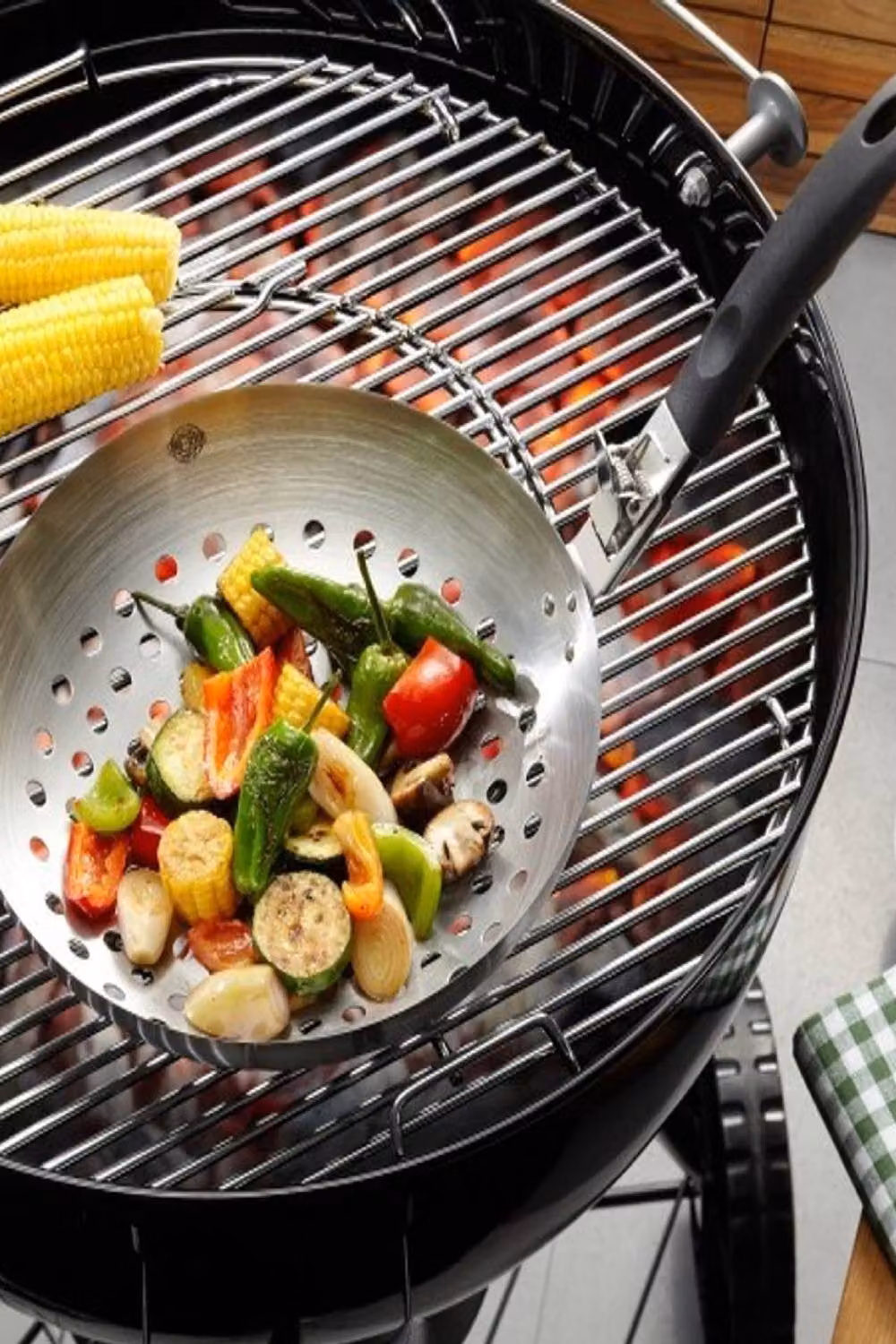 Gefu Silver Stainless Steel and Aluminium BBQ Wok with Removable Handle, Diameter: 28 cm – 2