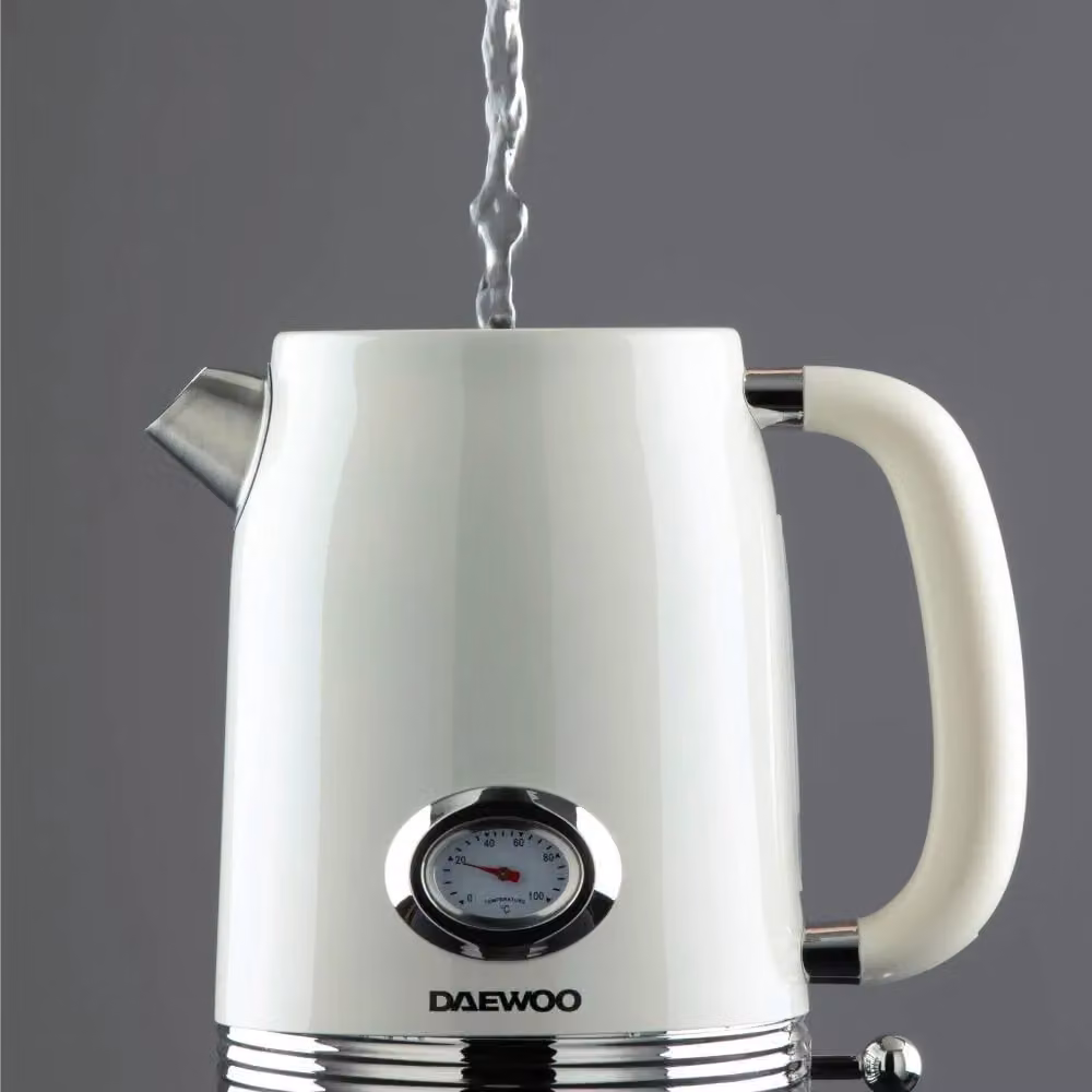 Daewoo Denver Retro Kettle and 4 Slice Toaster Set in Cream – 2