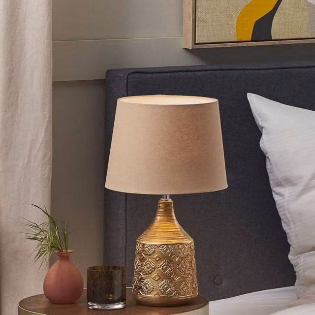 Wyld and Coco Ceramic Table Lamp in Beige and Gold/Brass, Height: 47 cm