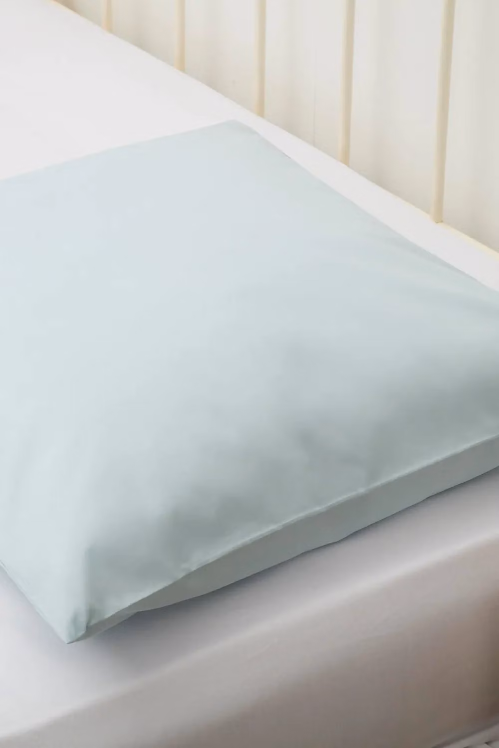 Belledorm Easy Care 200 Thread Count Cotton Polyester Percale Continental Pillowcase in Duck Egg Blue